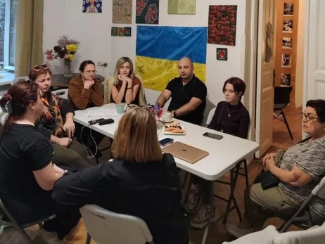 Смотрят кино, изучают традиции и язык: чем живет разговорный украинский клуб в Тбилиси