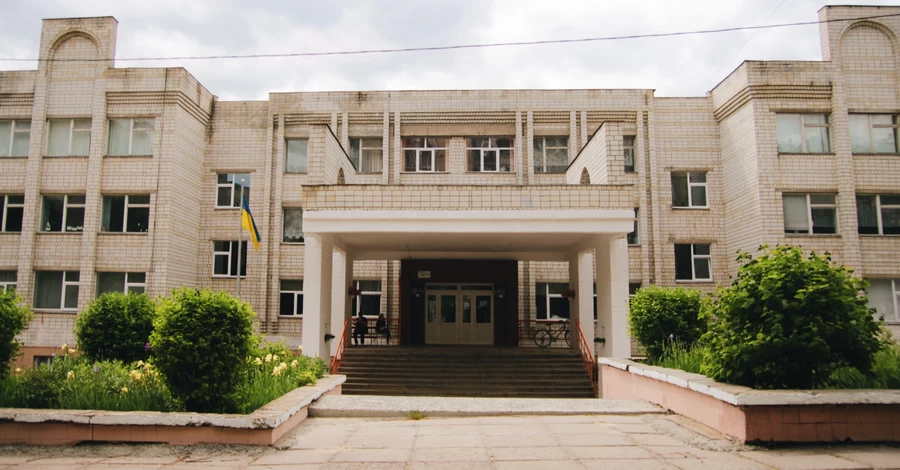 Глава МВС України відреагував на конфлікт батьків у львівській школі зі стріляниною