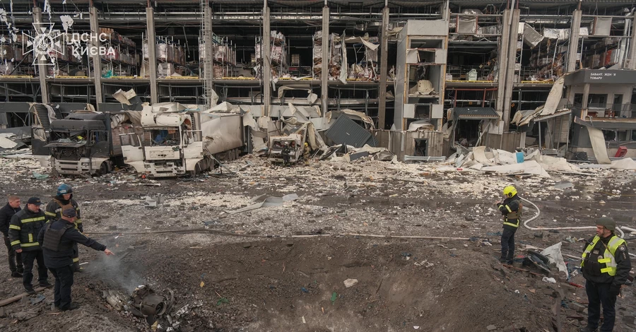 Внаслідок ракетного удару по Києву пошкоджено логістичний центр Novus, загинули чотири водії