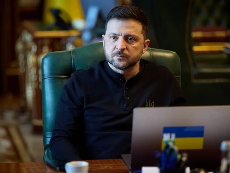 Зеленский ввел санкции против 56 морских судов, воровавших украинское зерно