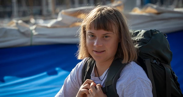 Грете Тунберг запретили въезд в Венецию из-за окрашивания Гранд-канала в зеленый