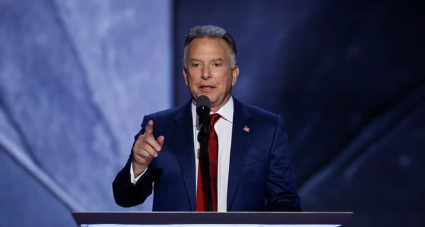 Стив Уиткофф советовал помощнику Путина, как «продвинуть» Трампу российские мирные предложения, - Bloomberg