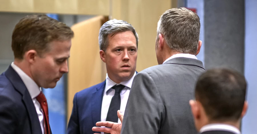 Министр армии США во время визита в Киев заявил, что Украину ждет «неизбежное поражение», - NBC News