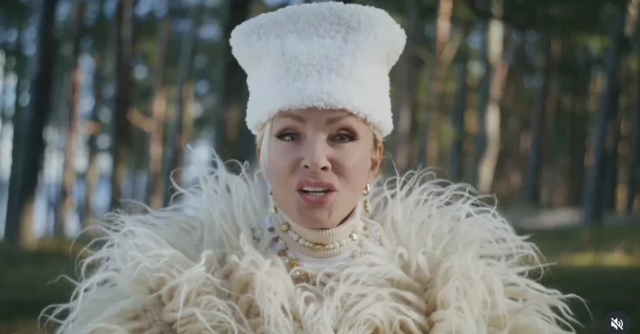 АТБ ответил на критику рекламы с Лаймой Вайкуле, поющей 