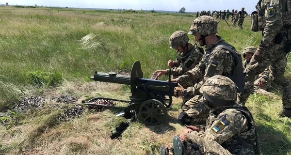 В Покровске идут бои, ВСУ контролируют ситуацию, никакого окружения нет, - военные