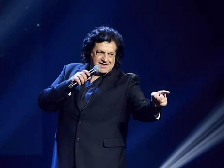 Иво Бобул показал детский снимок - в кругу семьи, на руках у папы