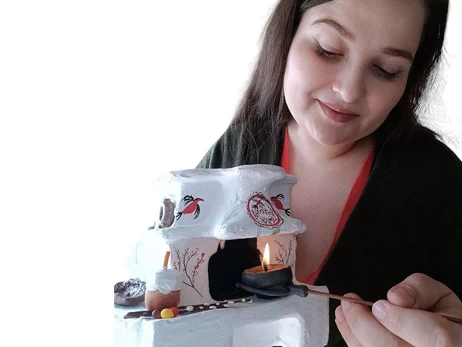 Греющая душу печь: мастерица с Полтавщины создает миниатюрные подсвечники-обереги