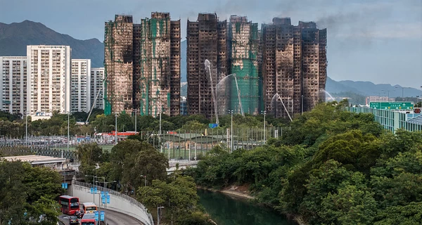 В Гонконге больше суток горел жилой квартал - погибли 128 человек, 200 пропавших