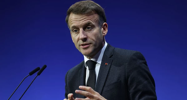 Макрон объявил о введении во Франции добровольной военной службы из-за российской угрозы