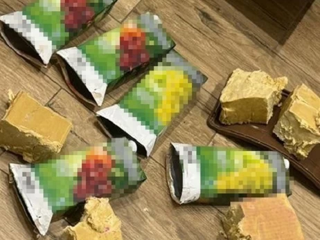 Двое несовершеннолетних и 20-летний юноша прятали комплектующие к взрывчатке для терактов на западе Украины