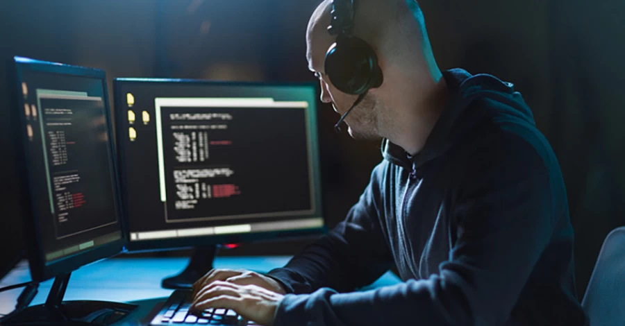 У «большого брата» – большие «уши»: кто, как и зачем прослушивает политиков