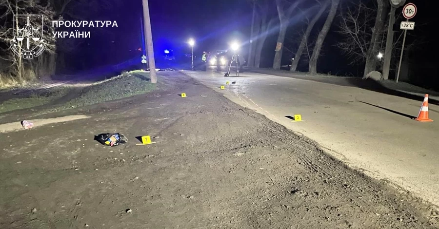 На Полтавщині поліцейський на смерть збив 17-річних сестер