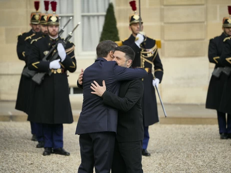 Зеленский и Макрон начали встречу в Елисейском дворце