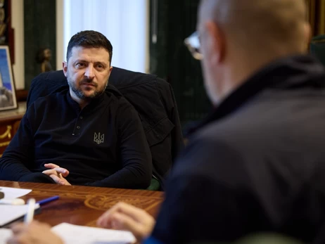  Зеленский поручил Шмыгалю подготовить новый план обороны Украины 