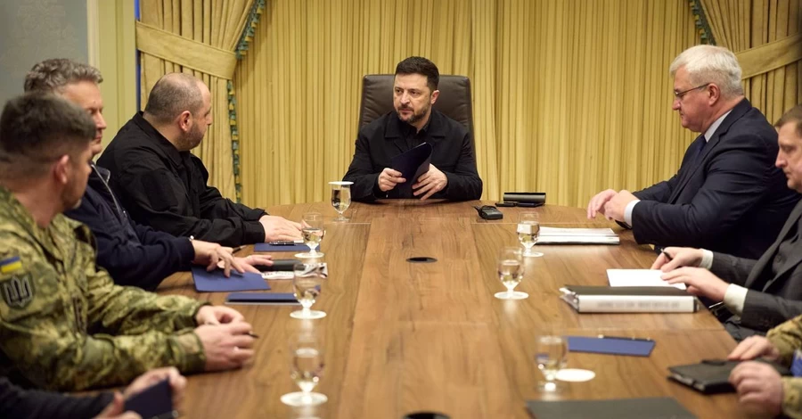 Зеленський заслухав доповідь Умєрова: обговорили речі, які не можуть звучати телефоном