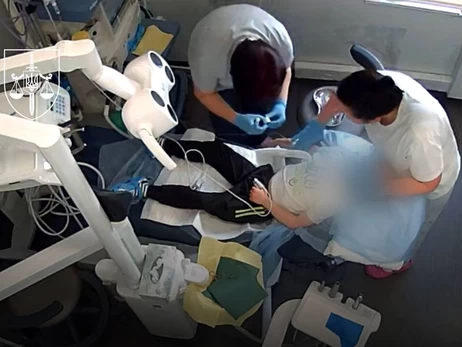 В Киеве стоматологу объявили подозрение из-за смерти ребенка во время анестезии