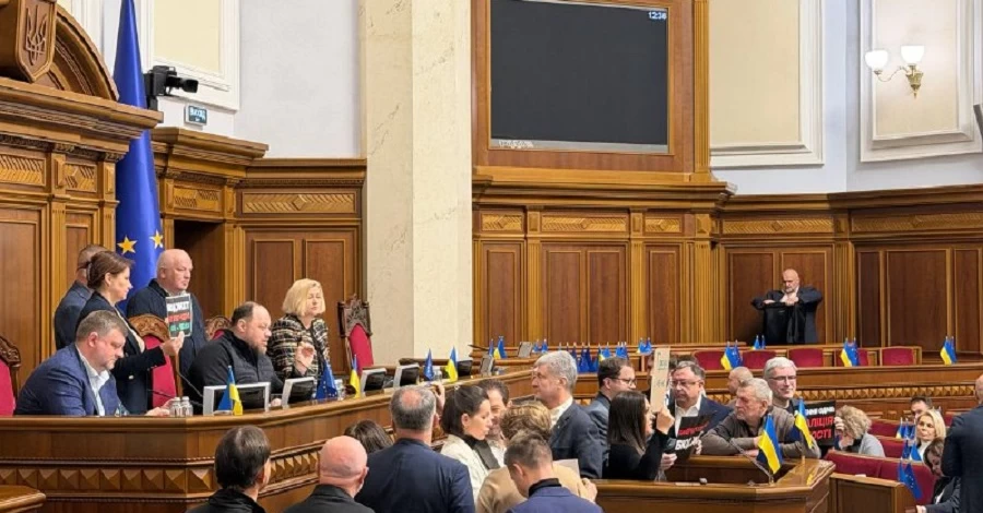 Стефанчук подписал Госбюджет-2026, документ отправлен Зеленскому на подпись