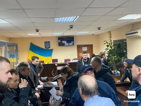 Коломойського, який мав зробити “гучні заяви”, не доставили до суду через зламаний транспорт