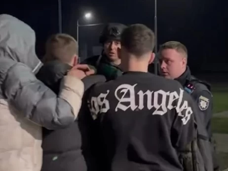 Правоохранители установили личности нападающих на артистов 