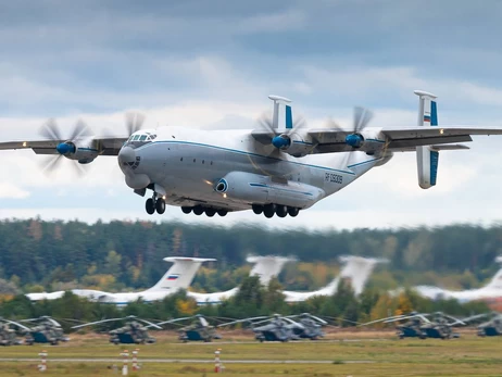 У Росії впав військово-транспортний літак Ан-22, загинули всі семеро людей на борту