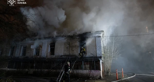 В Киеве третий раз горела историческая усадьба Иосифа Сидорова