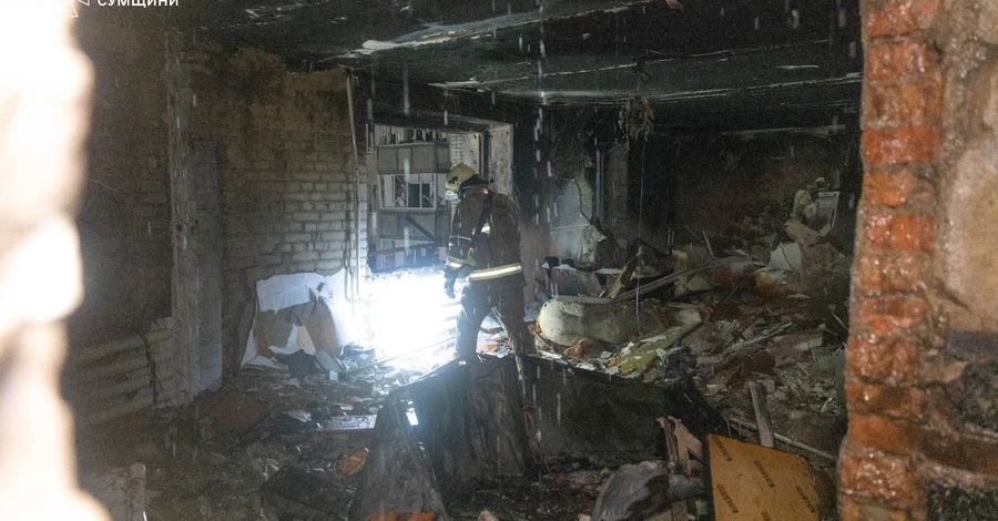 Росіяни вдарили по житлових багатоповерхівках у Чернігові та Охтирці, є постраждалі