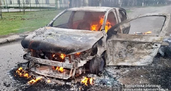 В Запорожской области россияне ударили FPV-дроном по автомобилю ритуальной службы