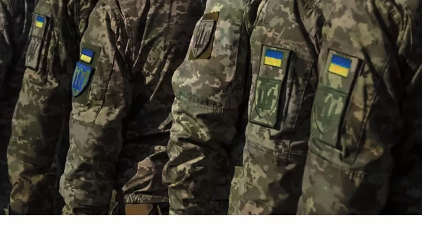 Во Львовской области мужчина с топором напал на военного ТЦК