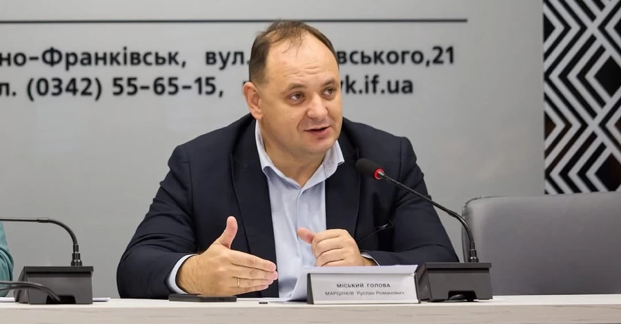 Мер Івано-Франківська розповів, як його зупинили патрульні в комендантську годину