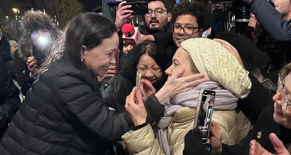 Нобелевская лауреатка сбежала из Венесуэлы на лодке, но опоздала на вручение премии в Осло