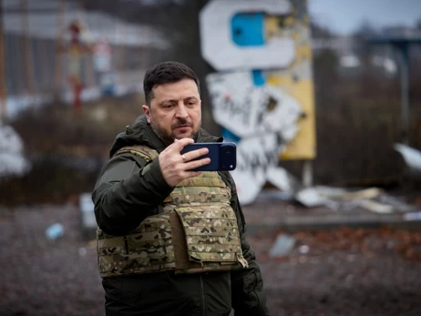 Володимир Зеленський приїхав до Куп'янська та привітав військових із Днем Сухопутних військ