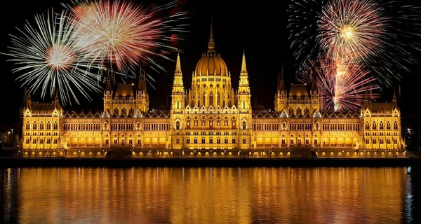 Новорічні Львів, Варшава чи Відень: де найкращі ярмарки, ілюмінації та ціни