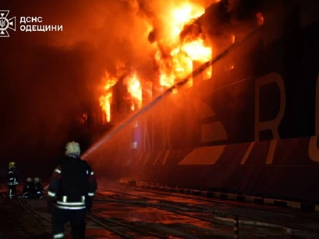 Российский удар повредил гражданское судно в порту Черноморск, - Зеленский