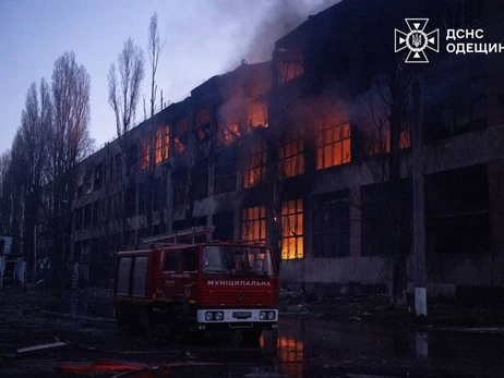 РФ массированно атакует юг Украины - в Николаеве раздаются взрывы, а Одесса осталась без света и воды