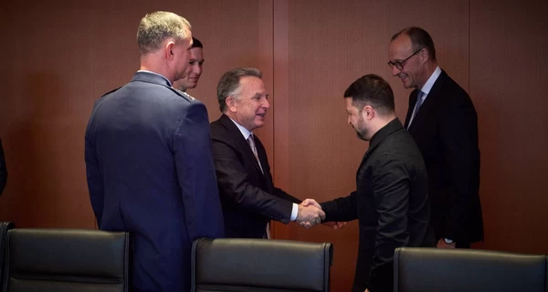 В Германии началась встреча Зеленского с Уиткоффом и Кушнером по мирному плану (обновлено)