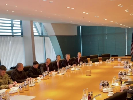 Віткофф заявив про «значний прогрес» у переговорах – зустріч продовжиться зранку