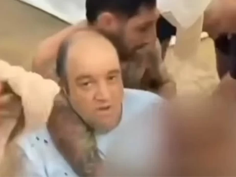 У Ахмеда аль-Ахмеда, який знешкодив стрілка в Австралії, два поранення, його прооперували  