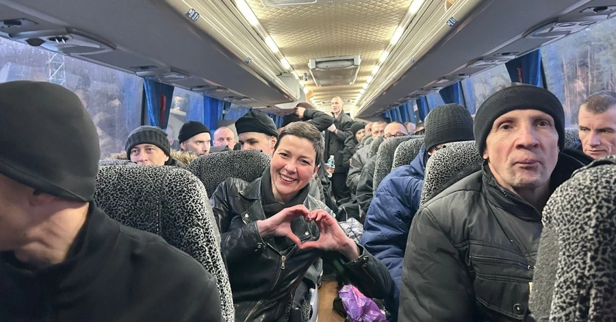 Білорусь передала Україні 114 політв'язнів, серед них – українці