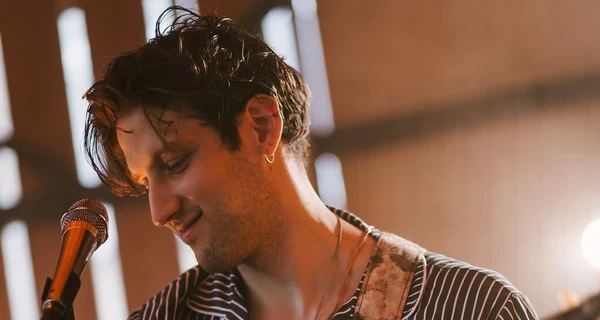 Филипп Коляденко признался, что преподает в школе и имеет бронирование