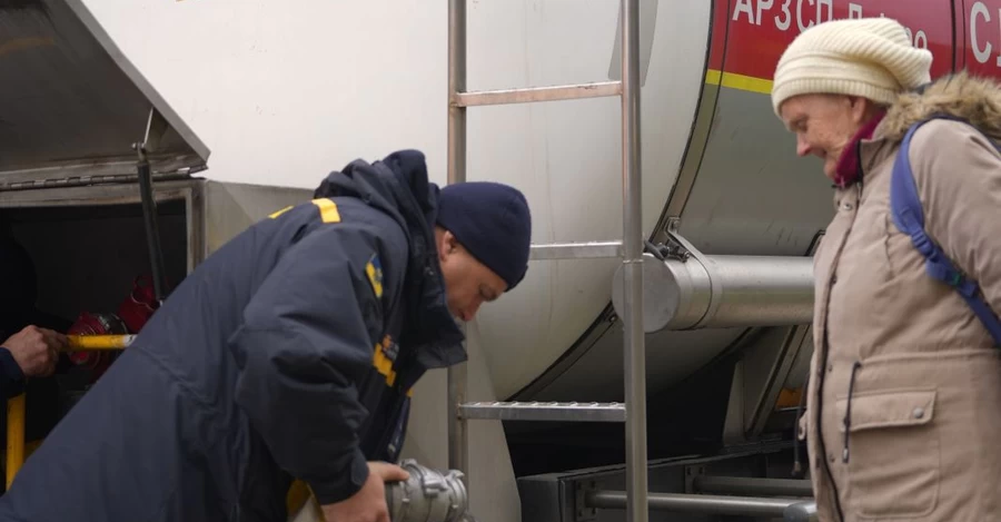 В Одессе без света остаются более 430 тысяч абонентов, воду подвозят автоцистернами 