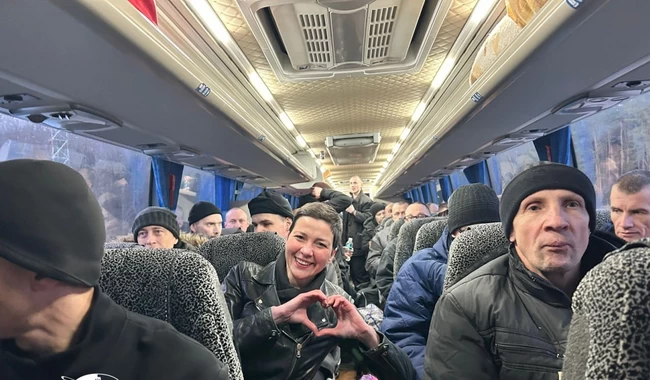 Минск передал Киеву 114 граждан Украины и Беларуси, которые находились в заключении