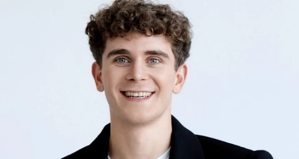 Скандально известный блогер Артур Бабич получил российский паспорт