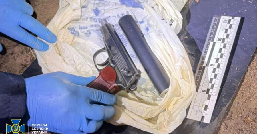 Правоохранители нашли пистолет Макарова с глушителем, из которого убили Парубия