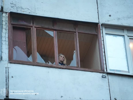 Россияне ударили по Запорожью, повреждена девятиэтажка