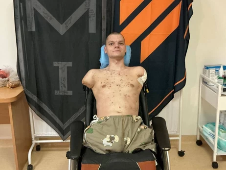 Ветерану отказали в переоформлении банковской карты, потому что у него нет рук: реакция 