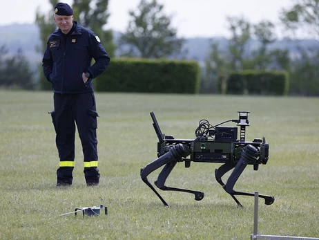 Прогноз Європолу: Роботи зможуть об'єднуватися та нападати на людей