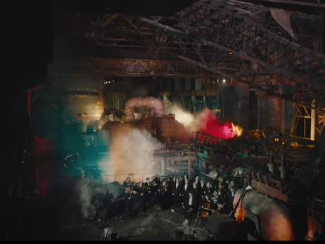 На одной из разрушенных ТЭС сыграли легендарный «Щедрик» 