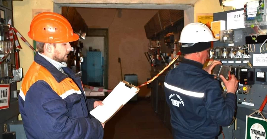 Мешканці Дніпра напали на бригаду енергетиків через відключення ними світла