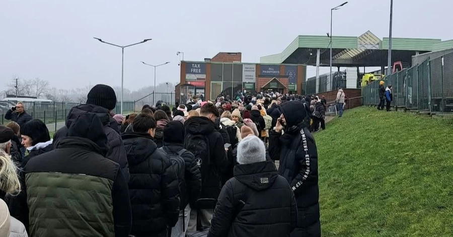 Время ожидания на границе Украины с Польшей выросло до 20 часов, — соцсети
