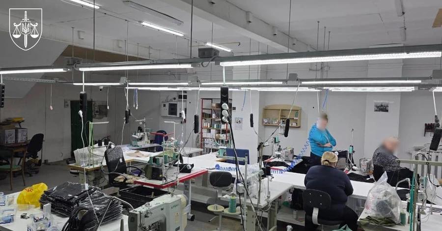 Под Львовом нашли цех по изготовлению поддельной одежды известных брендов